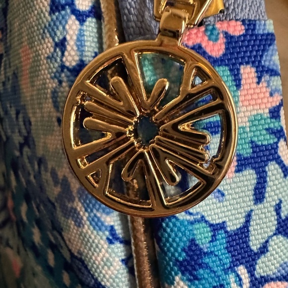 Lily Pulitzer Blue Patterned Women's laptop/iPad organizer - Picture 8 of 9